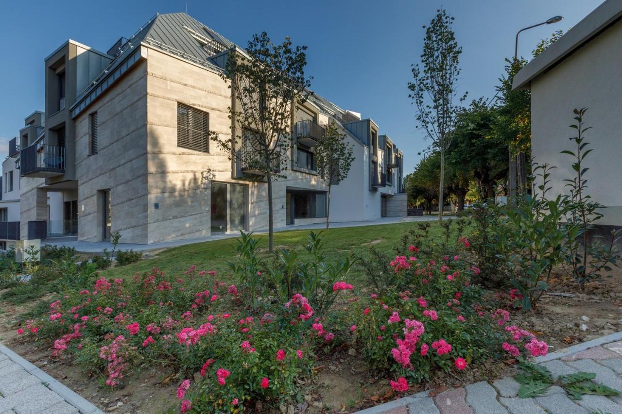 Veronikapartman - Brand New & Cozy - With Underground Garage Heviz Exterior photo